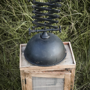 Rauast käärliigendiga laelamp